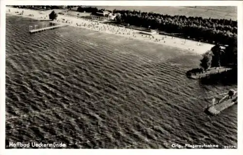 Ak Ueckermünde in Vorpommern, Haffbad, Fliegeraufnahme