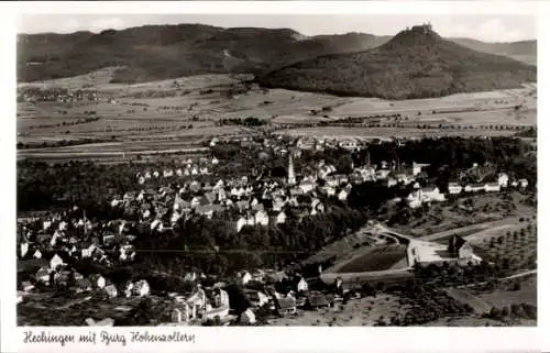 Ak Hechingen im Zollernalbkreis, Fliegeraufnahme, mit Burg Hohenzollern