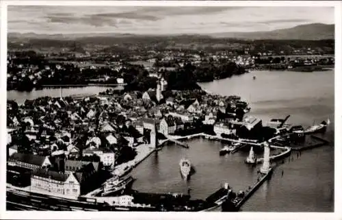 Ak Lindau am Bodensee Schwaben, Hafen, Totalansicht, Fliegeraufnahme