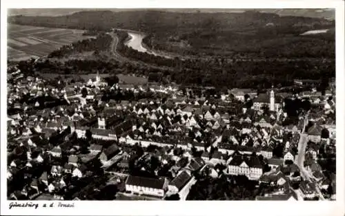 Ak Günzburg in Schwaben, Fliegeraufnahme der Ortschaft, Fluss