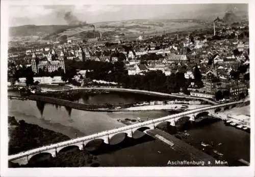 Ak Aschaffenburg in Unterfranken, Luftaufnahme, Mainbrücke, Schloss Johannisburg