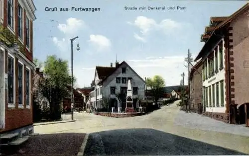 Ak Furtwangen im Schwarzwald, Straßenpartie, Denkmal, Post