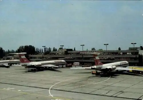 Ak Schönefeld bei Berlin, Flughafen, Interflug DDR 3EC, Passagierflugzeuge