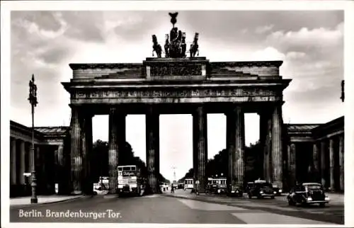 Ak Berlin Mitte, Brandenburger Tor, Autos, Bus