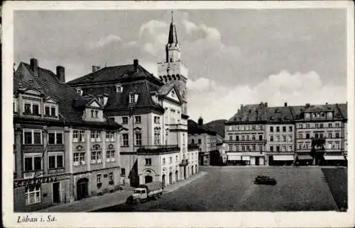 Ak Löbau Sächs. Oberlausitz, Rathaus am Marktplatz