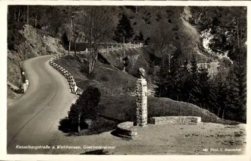 Ak Walchensee Kochel am See, Kesselbergstraße, Goethdenkmal