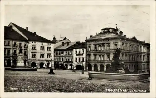 Ak Trutnov Trautenau Riesengebirge Region Königgrätz,  Stadtplatz, Brunnen