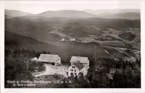 Ak Blauen Badenweiler im Schwarzwald, Hochblauen, Fliegeraufnahme, Hotel und Pension Hochblauen