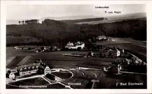 Ak Bad Dürrheim im Schwarzwald, Fliegeraufnahme, Kindersolbad, Eisenbahnen-Erholungsheim