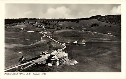 Ak Freiburg im Breisgau, Schauinsland, Fliegeraufnahme, Halden-Hotel