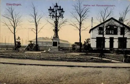 Ak Vlaardingen Zuid-Holland, Station met Monumentlantaarn