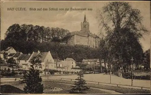 Ak Kleve am Niederrhein, Schloss, Blick von der Badeanstalt