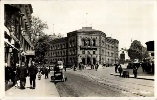 Ak Saarbrücken im Saarland, Bergamt, Straßenszene