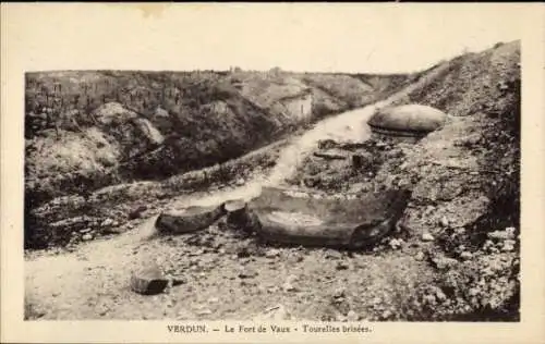 Ak Verdun Meuse, Bataille de Verdun, Schlacht 1916, Fort de Vaux, Tourelles brisées