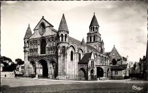 Ak Poitiers Vienne, Kirche Notre Dame