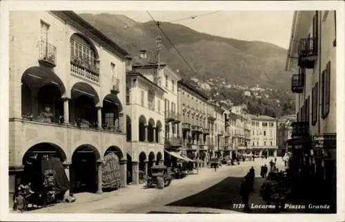 Ak Locarno Kanton Tessin Schweiz, Piazza Grande, Geschäfte