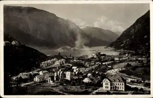 Ak Odda Norwegen, Hardangerfjord, Gesamtansicht, Dampfer