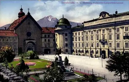 Ak Innsbruck Tirol, K. k. Hofburg, Hofkirche, Leopoldsbrunnen