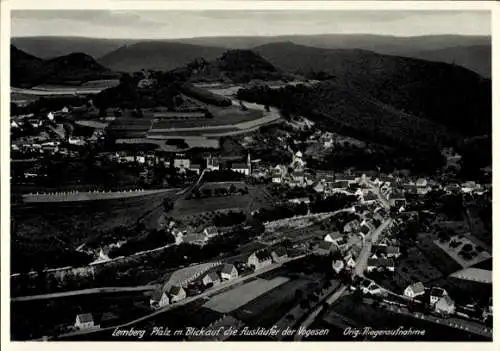 Ak Lemberg in der Pfalz, Blick auf die Ausläufer der Vogesen, Fliegeraufnahme