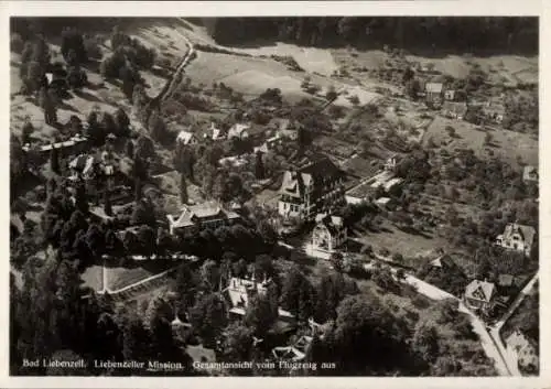 Ak Bad Liebenzell im Schwarzwald, Liebenzeller Mission, Gesamtansicht vom Flugzeug aus