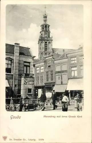 Ak Gouda Südholland Niederlande, Havenbrug met toren Groote Kerk