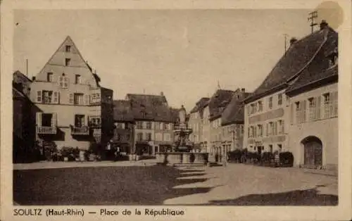 Ak Soultz Sulz Elsass Haut Rhin, Platz der Republik, Springbrunnen