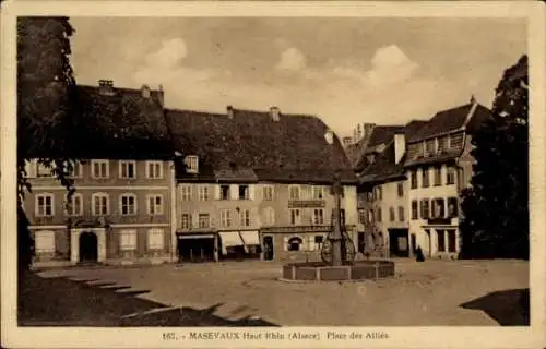 Ak Masevaux Masmünster Elsass Haut Rhin, Place des Allies, Brunnen