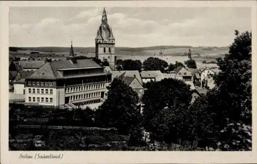 Ak Brilon im Sauerland, Kirchturm, Häuser, Bäume