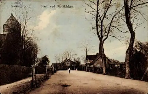 Ak Skanderborg Dänemark, Straßensicht mit Schlosskirche