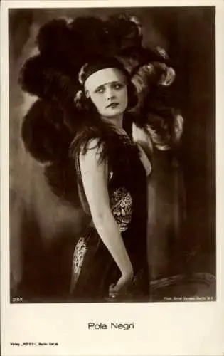 Ak Schauspielerin Pola Negri, Portrait