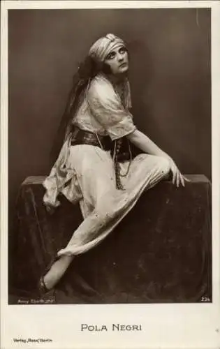 Ak Schauspielerin Pola Negri, Portrait, Schleier, Ross Verlag 234