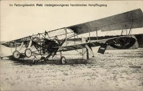 Ak Im Festungsbereich Metz niedergezwungenes französisches Kampfflugzeug, I WK