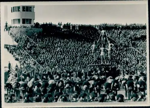 Foto Berlin, Walter-Ulbricht Stadion, Große Sportschau, SV Lokomotive, 5.6.1954