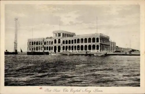 Ak Port Said Ägypten, Englische Marinehaus in Port Said am Wasser mit mehreren Booten davor