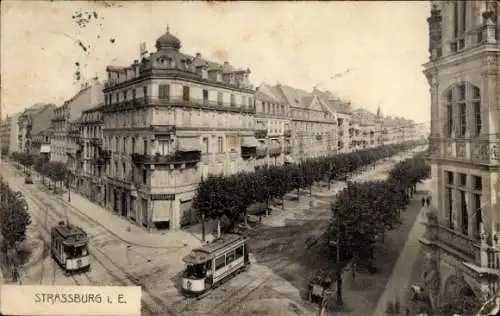 Ak Straßburg Elsass Bas Rhin, Straßburg i. E., Straßenbahn, belebte Straße mit Bäumen, Häuserf...