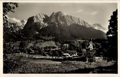 Ak Obergrainau Grainau in Oberbayern, Schwarz-weiß Foto einer Berglandschaft mit einer Ortscha...