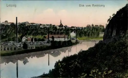 Ak Leisnig in Sachsen, Blick vom Riedelsteig, Fluss, Fabriken, Kirchturm, Häuser