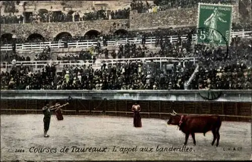 Ak Course de Taureaux, l'appel aux banderilles, Stierkampf in der Arena, Torero