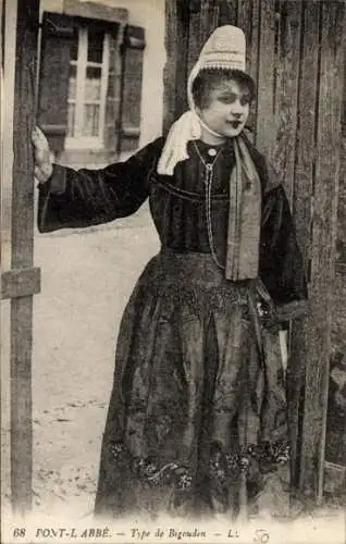 Ak Pont l'Abbé Finistère, Frau in bretonischer Tracht