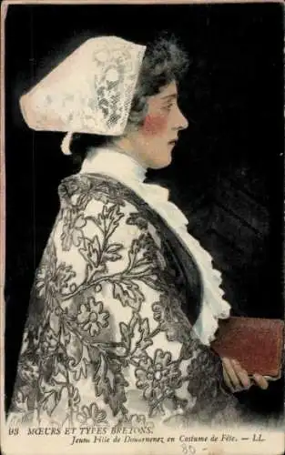 Ak Douarnenez Finistère, Frau in bretonischer Tracht, Profilansicht