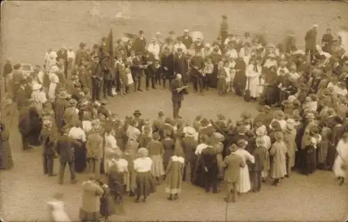 Foto Ak Zwickau in Sachsen, Menschenmenge, Versammlung, 1905