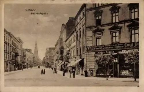 Ak Racibórz Ratibor Schlesien, Bahnhofstraße, Geschäft Anton Stania, Emil Be...