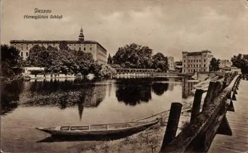 Ak Dessau in Sachsen Anhalt, Herzogl. Schloss, Mühle