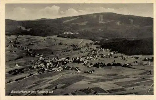 Ak Bischofsgrün im Fichtelgebirge, Ortsansicht, Fliegeraufnahme