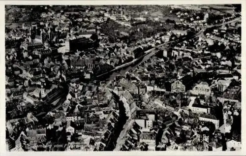 Ak Bamberg an der Regnitz Oberfranken, Fliegeraufnahme der Stadt