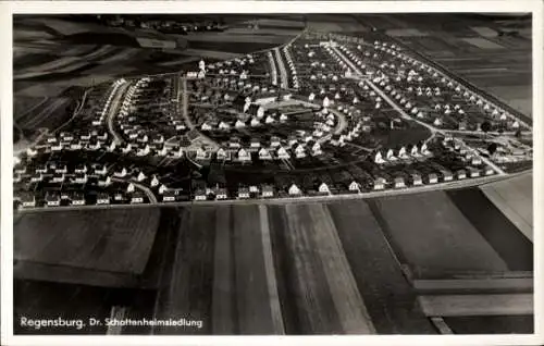 Ak Regensburg an der Donau Oberpfalz, Fliegeraufnahme, Dr. Scholtenheimsiedlung