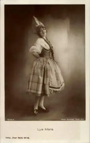 Ak Schauspielerin Lya Mara, Portrait in Tracht, Ross Verlag