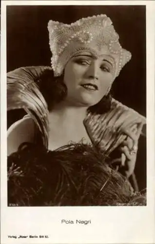 Ak Schauspielerin Pola Negri, Portrait