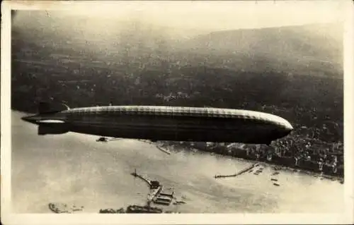 Ak Genf, Zeppelin im Flug über die Stadt