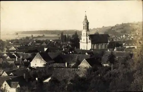 Foto Ak Merdingen im Breisgau Schwarzwald, Teilansicht mit Kirche